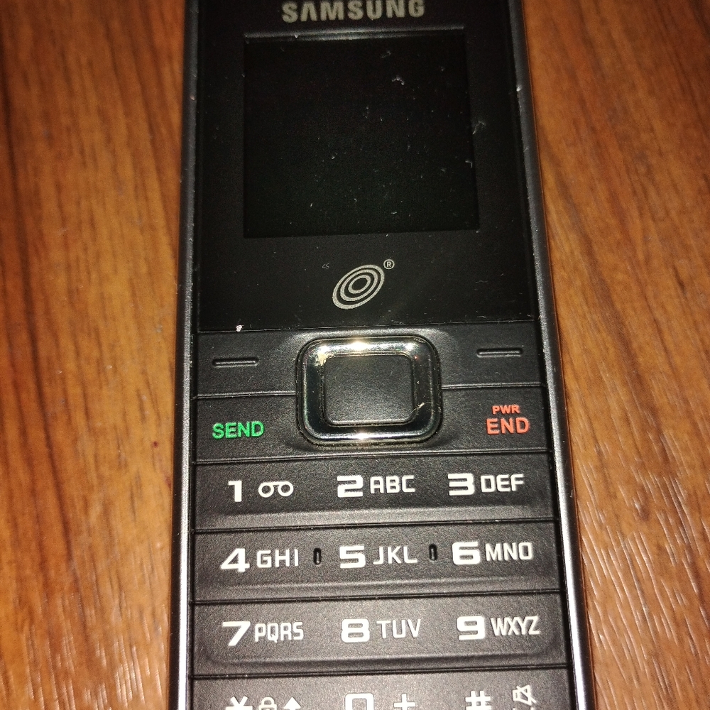 Samsung Classic Black Keypad Phone
